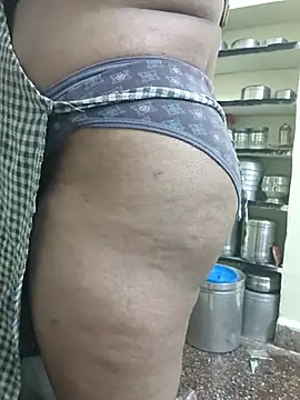 Snapshot of dhanshri143 chatting on 10-28-25, 04:49 dhanshri143 online show from 10-28-25, 04:49