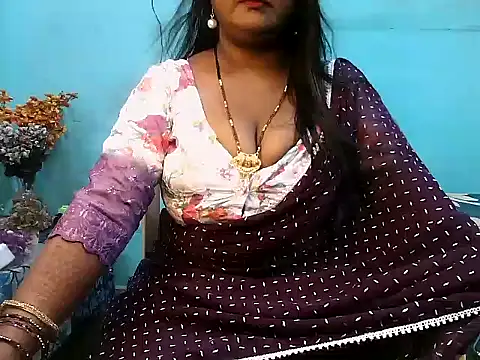 Snapshot of PREETI_BABY chatting on 10-13-25, 04:34 PREETI BABY online show from 10-13-25, 04:34