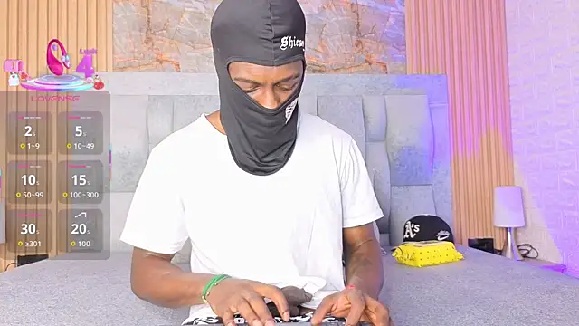 pipedark  online show from 11-08-25, 04:12