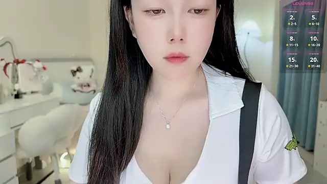 Bella Ava online show from 05-19-26, 07:37