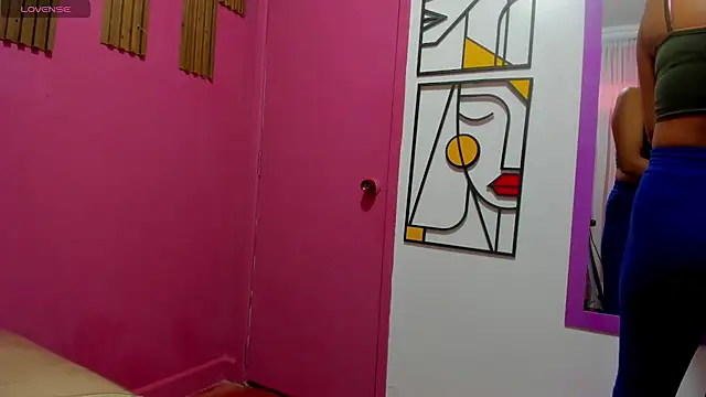 Lucia Spear online show from 12-18-25, 01:17