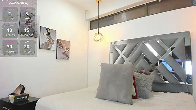 Hanna Cornee  online show from 01-13-26, 11:59