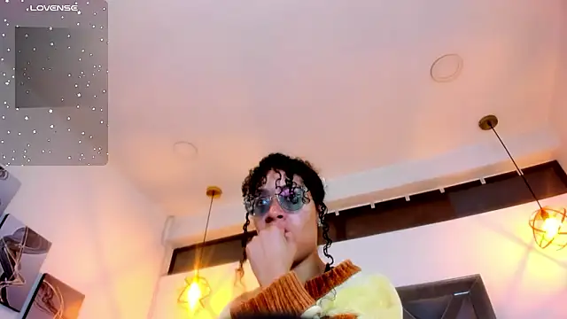 Hanna Cornee  online show from 02-25-26, 01:43