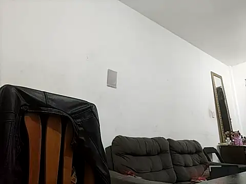 Snapshot of Kellye_hotTs chatting on 10-14-25, 03:18 Kellye hotTs online show from 10-14-25, 03:18