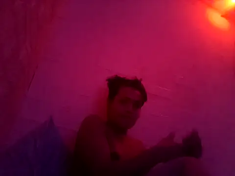 Kellye hotTs online show from 11-30-25, 12:09