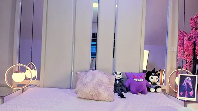 VesperVelvet online show from 10-24-25, 09:11