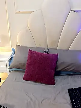 Kaylachannell online show from 01-15-26, 03:44