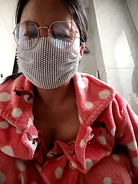 chengcheng12 online show from 12-23-25, 01:47