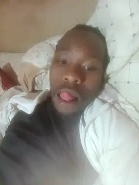 Snapshot of KingBonga chatting on 09-28-25, 12:32 KingBonga online show from 09-28-25, 12:32