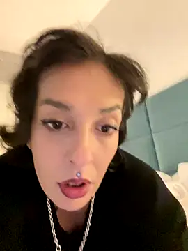 Piggiteablacktea online show from 11-11-25, 07:58