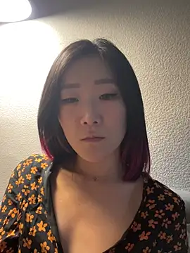 AikoYamada online show from 11-21-25, 06:34