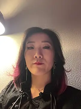 AikoYamada online show from 11-30-25, 06:28