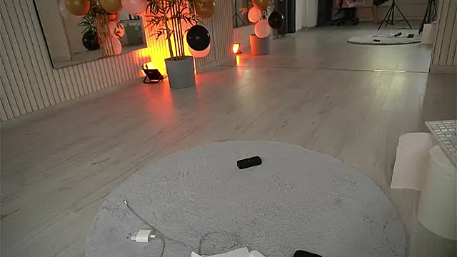 EmmaBlanco online show from 11-25-25, 08:42