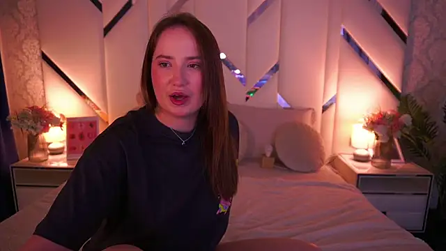 Snapshot of SofieBloom chatting on 05-17-26, 10:39 SofieBloom online show from 05-17-26, 10:39