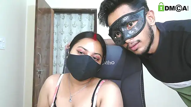 Snapshot of SassyWildCouple chatting on 05-08-26, 12:10 SassyWildCouple online show from 05-08-26, 12:10