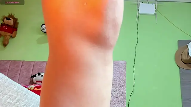 hot Dariana pantyhose online show from 10-26-25, 12:55