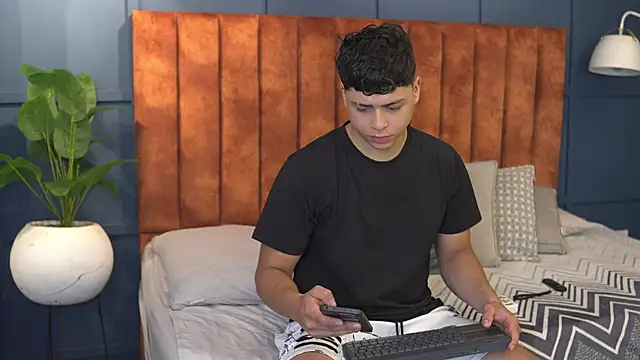 Ethan occonor online show from 03-28-26, 01:49