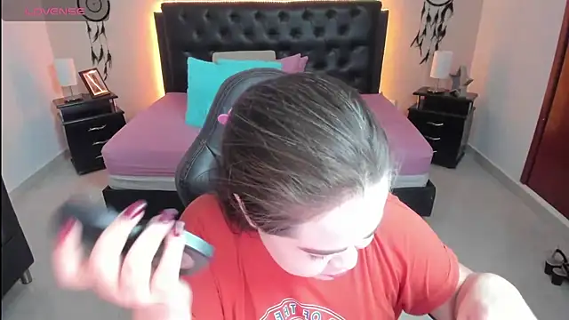 LolaVillalobos online show from 09-29-25, 01:49