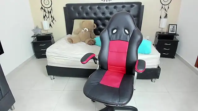 LolaVillalobos online show from 02-25-26, 12:04