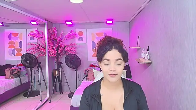 Maggy t18 online show from 05-22-26, 03:24