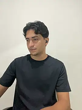 Snapshot of Tavinho067 chatting on 07-25-26, 01:36 Tavinho067 online show from 07-25-26, 01:36