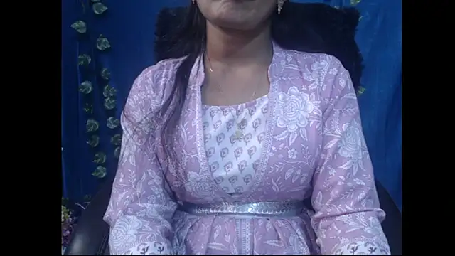 Snapshot of Forever_Love2025 chatting on 11-28-25, 07:55 Forever Love2025 online show from 11-28-25, 07:55