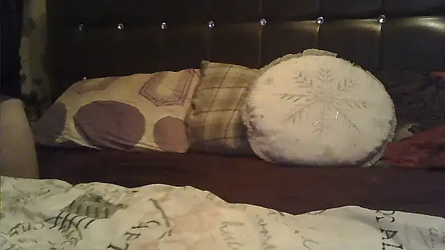 SmileCamille online show from 11-28-25, 03:14