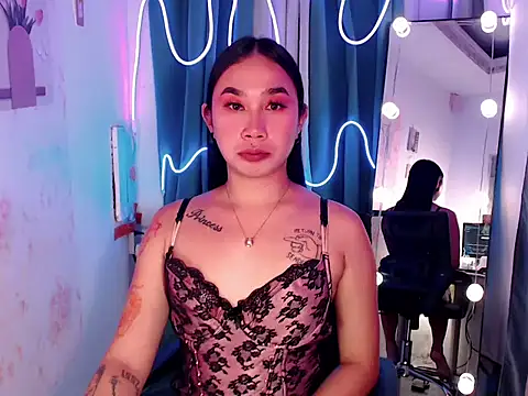 in yourdreamstarxx online show from 11-21-25, 08:40