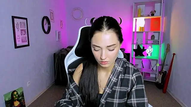 Snapshot of miki-niki chatting on 09-10-25, 05:35 miki-niki online show from 09-10-25, 05:35