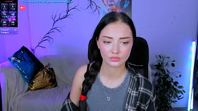 Snapshot of miki-niki chatting on 10-06-25, 12:24 miki-niki online show from 10-06-25, 12:24