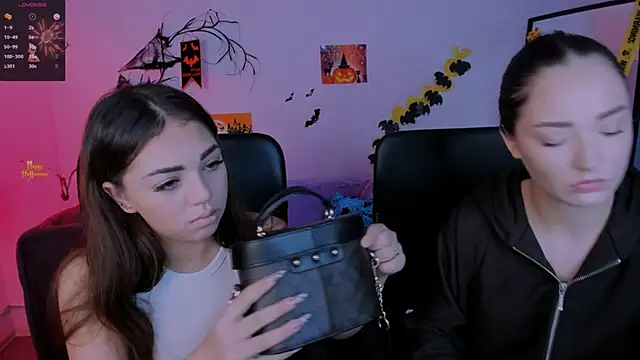 Snapshot of miki-niki chatting on 11-04-25, 07:40 miki-niki online show from 11-04-25, 07:40