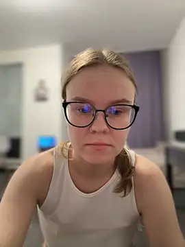  CherryBloom  online show from 10-25-25, 04:02