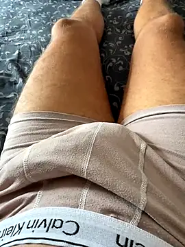 Snapshot of emirbaranpolat chatting on 10-05-25, 11:30 emirbaranpolat online show from 10-05-25, 11:30