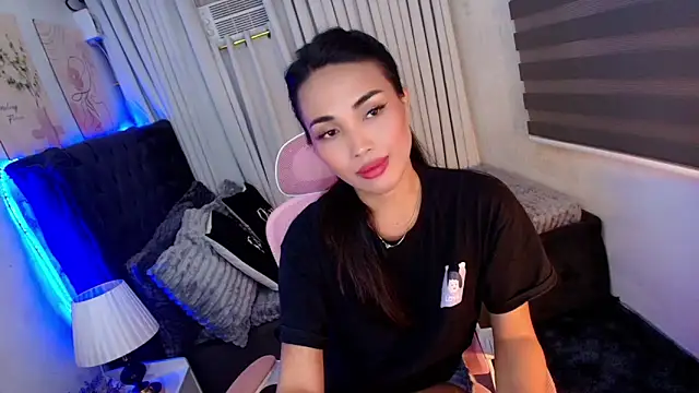 Snapshot of asian_lucii chatting on 10-10-25, 12:59 asian lucii online show from 10-10-25, 12:59