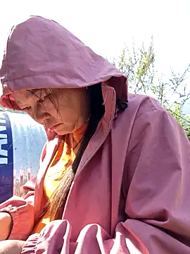 yoowwmr online show from 11-27-25, 03:41