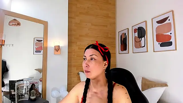 Alexia milf  online show from 10-18-25, 11:33