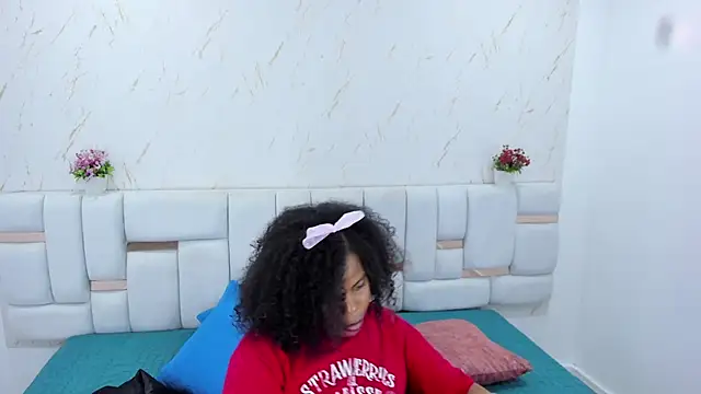 MiiaSmith   online show from 12-21-25, 09:44