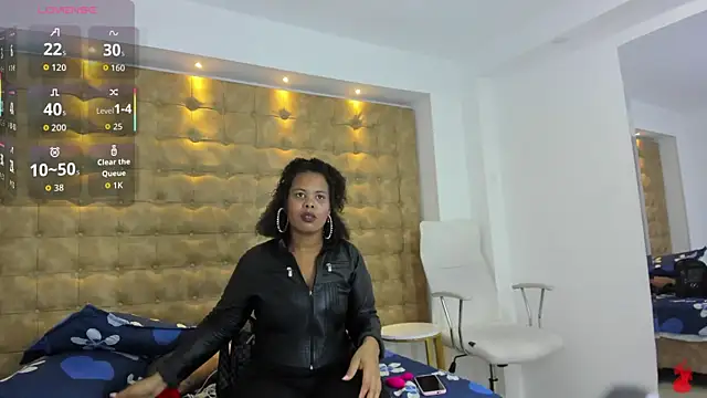 MiiaSmith   online show from 01-11-26, 09:53