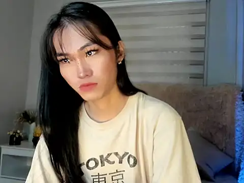 Snapshot of lovelychanel69xx chatting on 09-19-25, 10:43 lovelychanel69xx online show from 09-19-25, 10:43