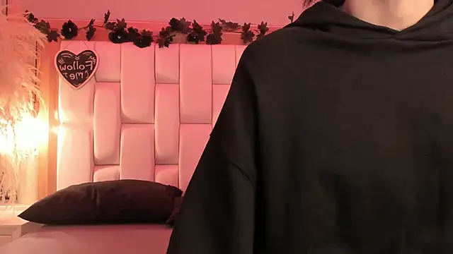 Daphne And Roger online show from 02-11-26, 10:53