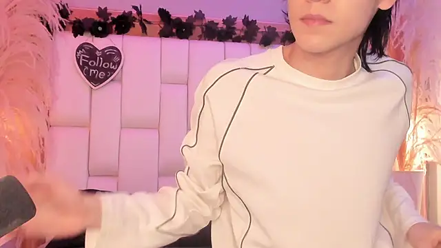 Daphne And Roger online show from 04-11-26, 11:03