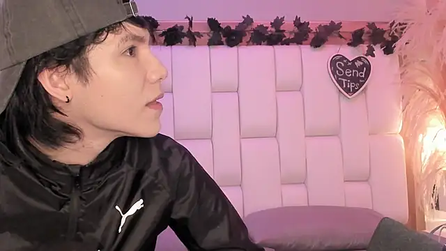 Daphne And Roger online show from 04-18-26, 11:14