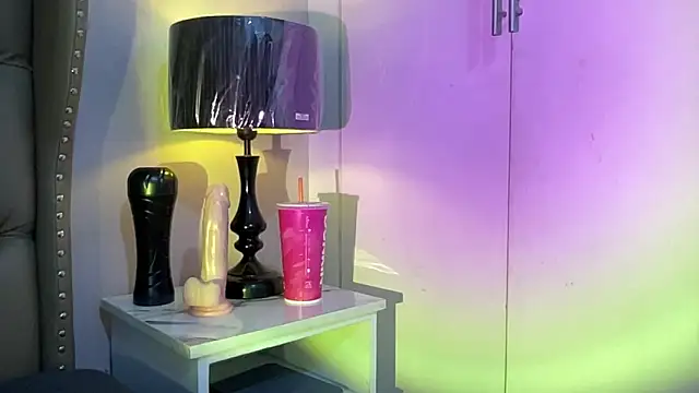 solana imani online show from 10-21-25, 04:19