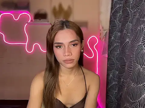 Snapshot of Lovelynikki03 chatting on 09-28-25, 02:00 Lovelynikki03 online show from 09-28-25, 02:00