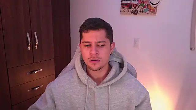 domsantiago  online show from 11-04-25, 01:59