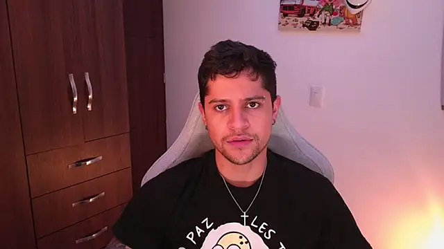 domsantiago  online show from 11-18-25, 03:56