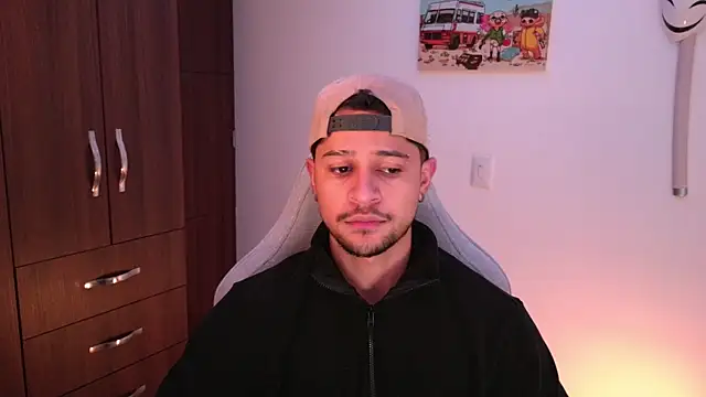 domsantiago  online show from 12-21-25, 01:57