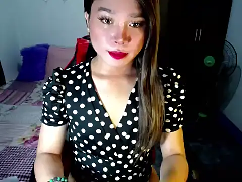 Urassiansweetcummer online show from 10-28-25, 01:42