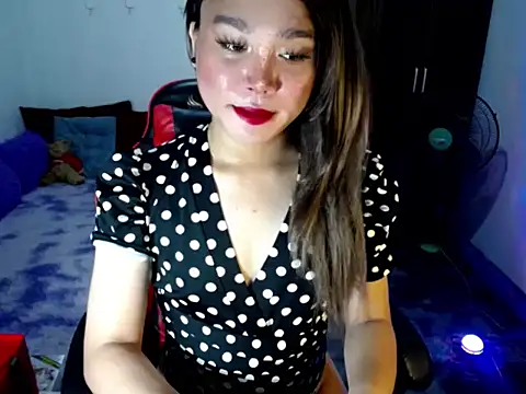 Urassiansweetcummer online show from 03-30-26, 04:57