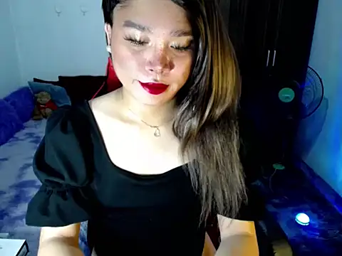 Urassiansweetcummer online show from 04-21-26, 02:26